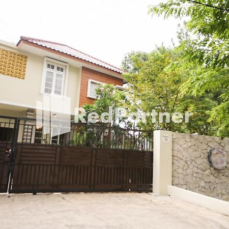 Fazza Syariah Mitra Reddoorz Hotel จาการ์ตา ภายนอก รูปภาพ