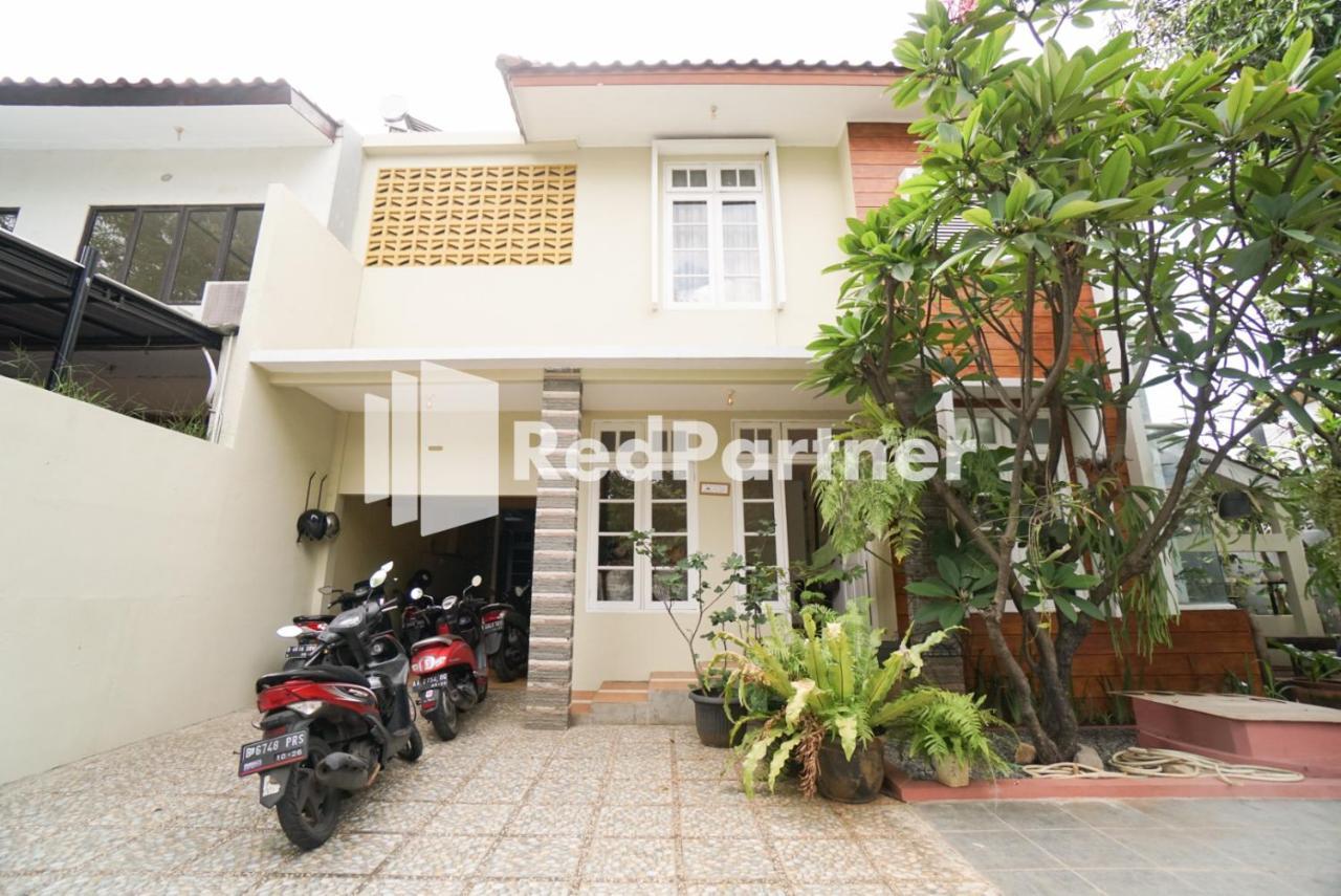 Fazza Syariah Mitra Reddoorz Hotel จาการ์ตา ภายนอก รูปภาพ