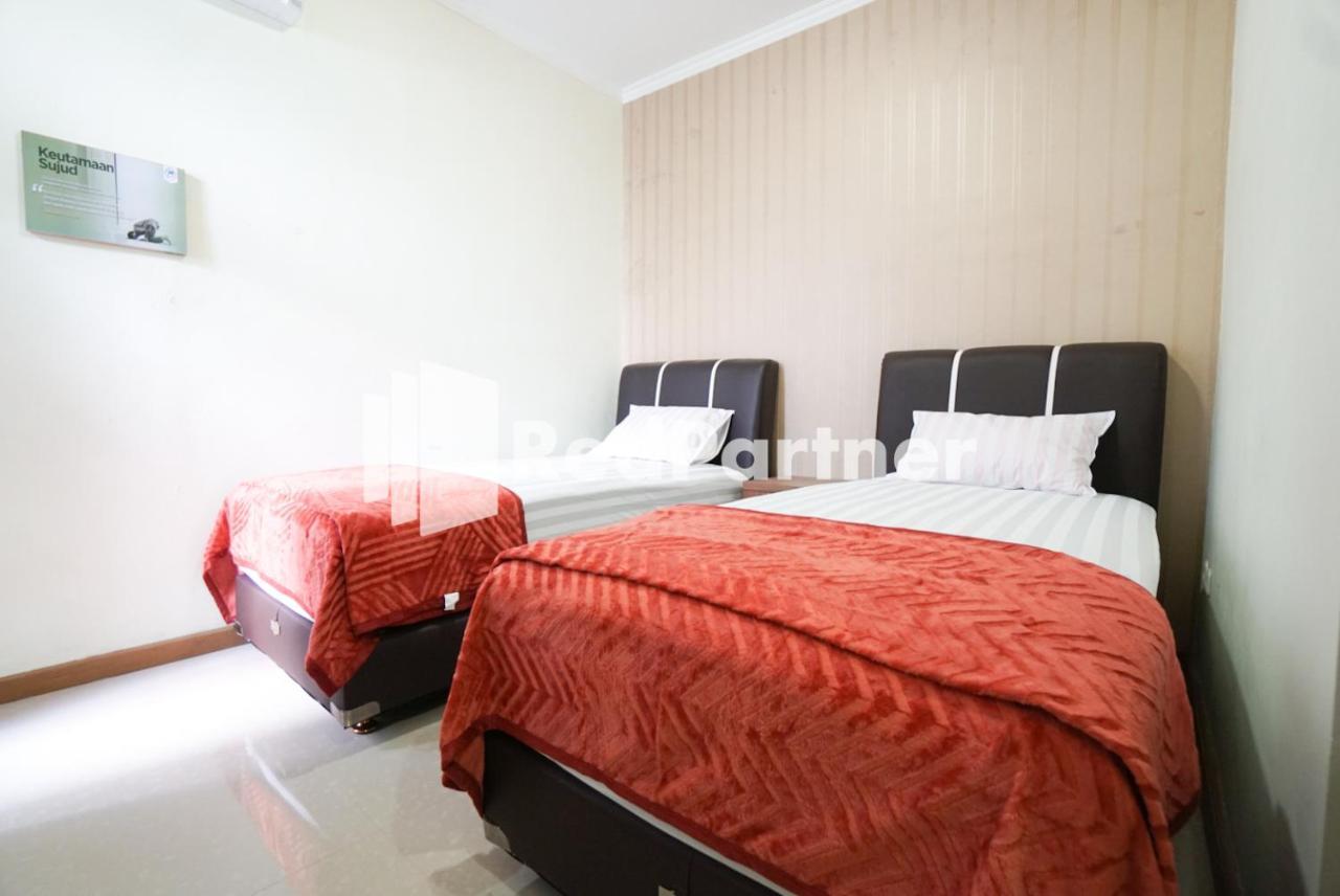 Fazza Syariah Mitra Reddoorz Hotel จาการ์ตา ภายนอก รูปภาพ