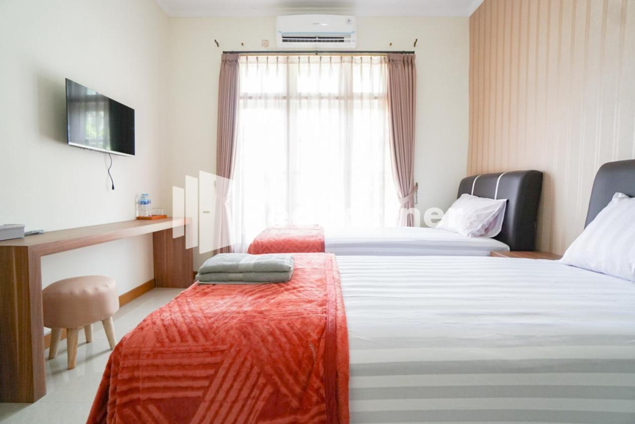 Fazza Syariah Mitra Reddoorz Hotel จาการ์ตา ภายนอก รูปภาพ