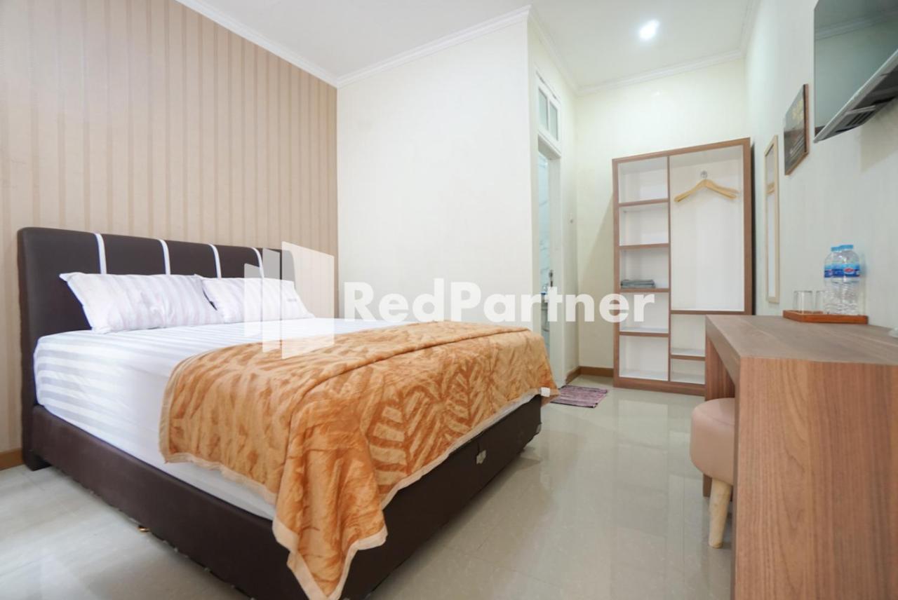 Fazza Syariah Mitra Reddoorz Hotel จาการ์ตา ภายนอก รูปภาพ