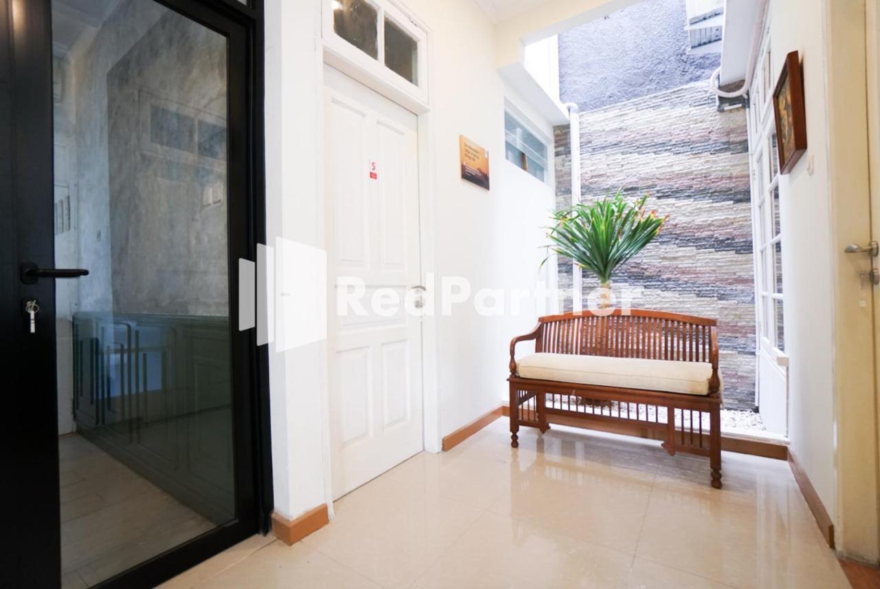 Fazza Syariah Mitra Reddoorz Hotel จาการ์ตา ภายนอก รูปภาพ