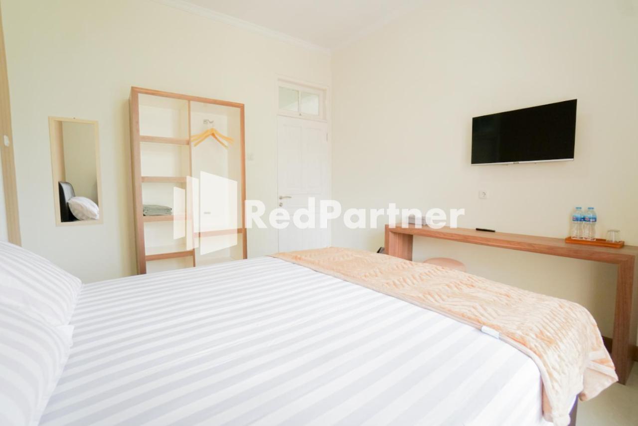 Fazza Syariah Mitra Reddoorz Hotel จาการ์ตา ภายนอก รูปภาพ