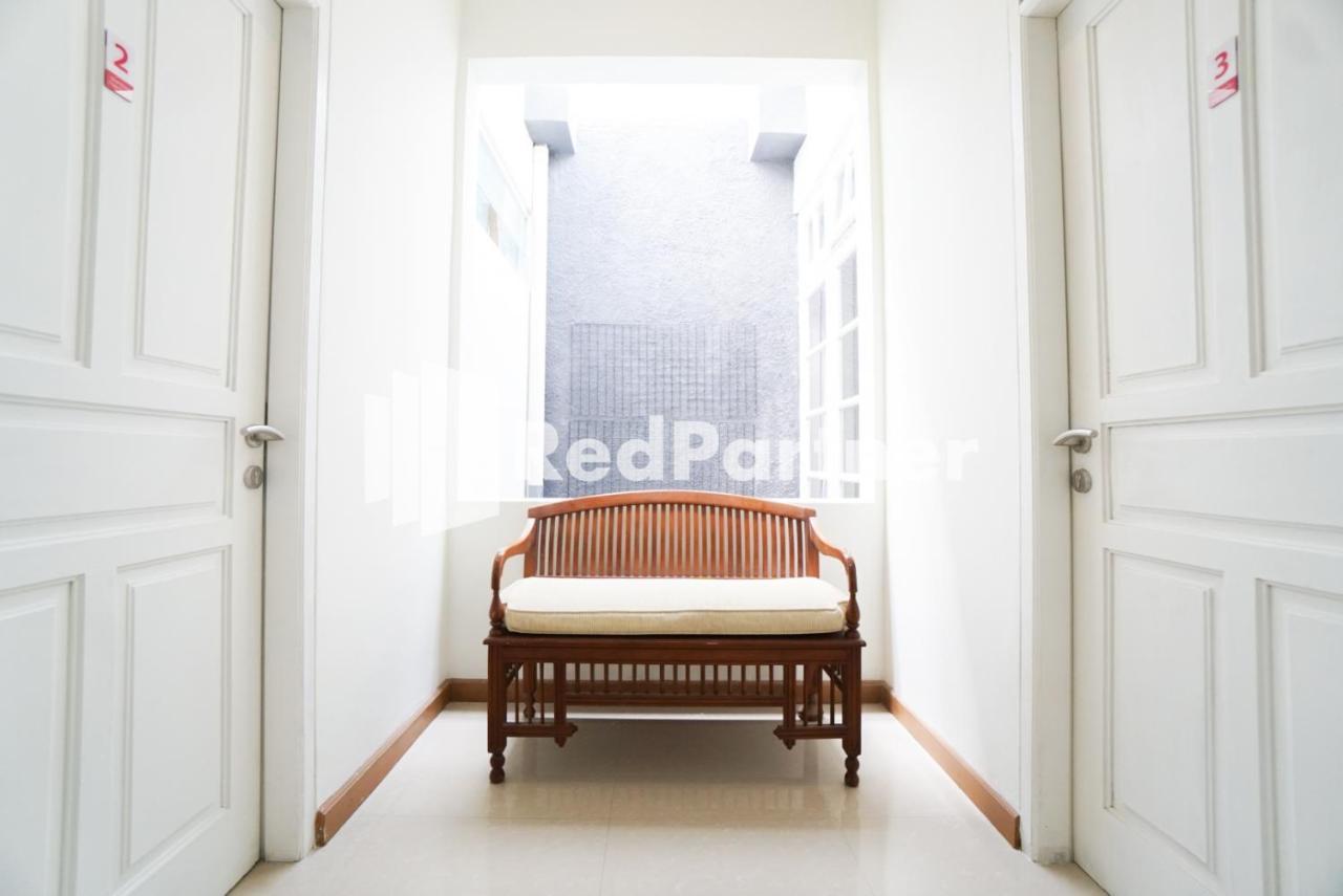 Fazza Syariah Mitra Reddoorz Hotel จาการ์ตา ภายนอก รูปภาพ