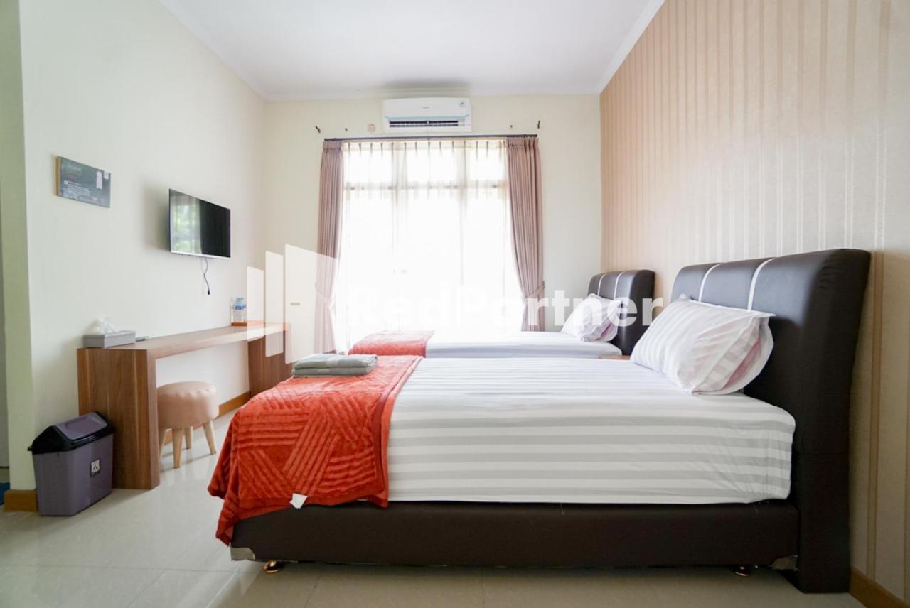 Fazza Syariah Mitra Reddoorz Hotel จาการ์ตา ภายนอก รูปภาพ