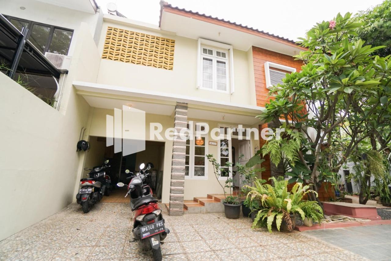 Fazza Syariah Mitra Reddoorz Hotel จาการ์ตา ภายนอก รูปภาพ