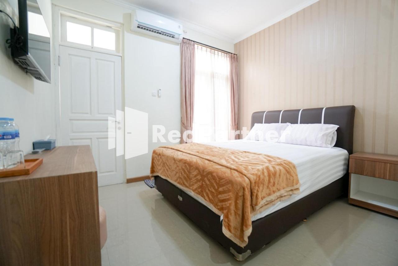 Fazza Syariah Mitra Reddoorz Hotel จาการ์ตา ภายนอก รูปภาพ