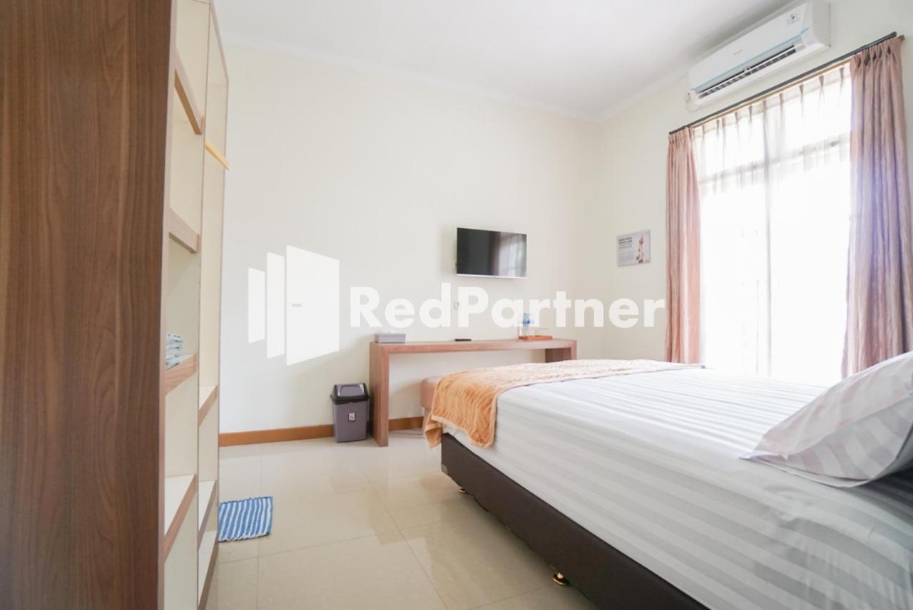 Fazza Syariah Mitra Reddoorz Hotel จาการ์ตา ภายนอก รูปภาพ