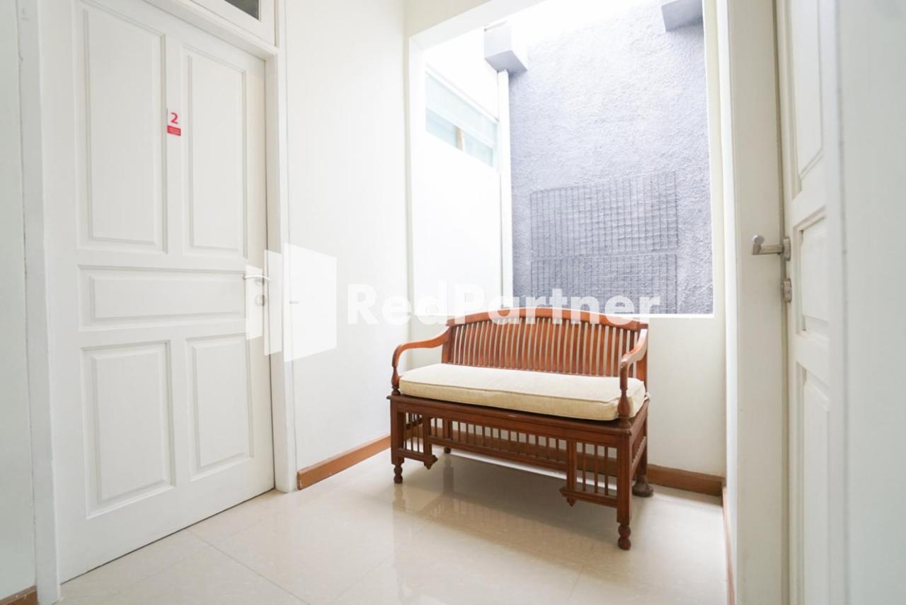 Fazza Syariah Mitra Reddoorz Hotel จาการ์ตา ภายนอก รูปภาพ