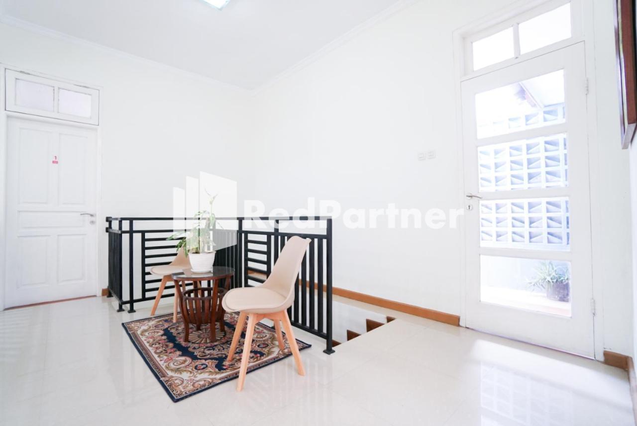Fazza Syariah Mitra Reddoorz Hotel จาการ์ตา ภายนอก รูปภาพ