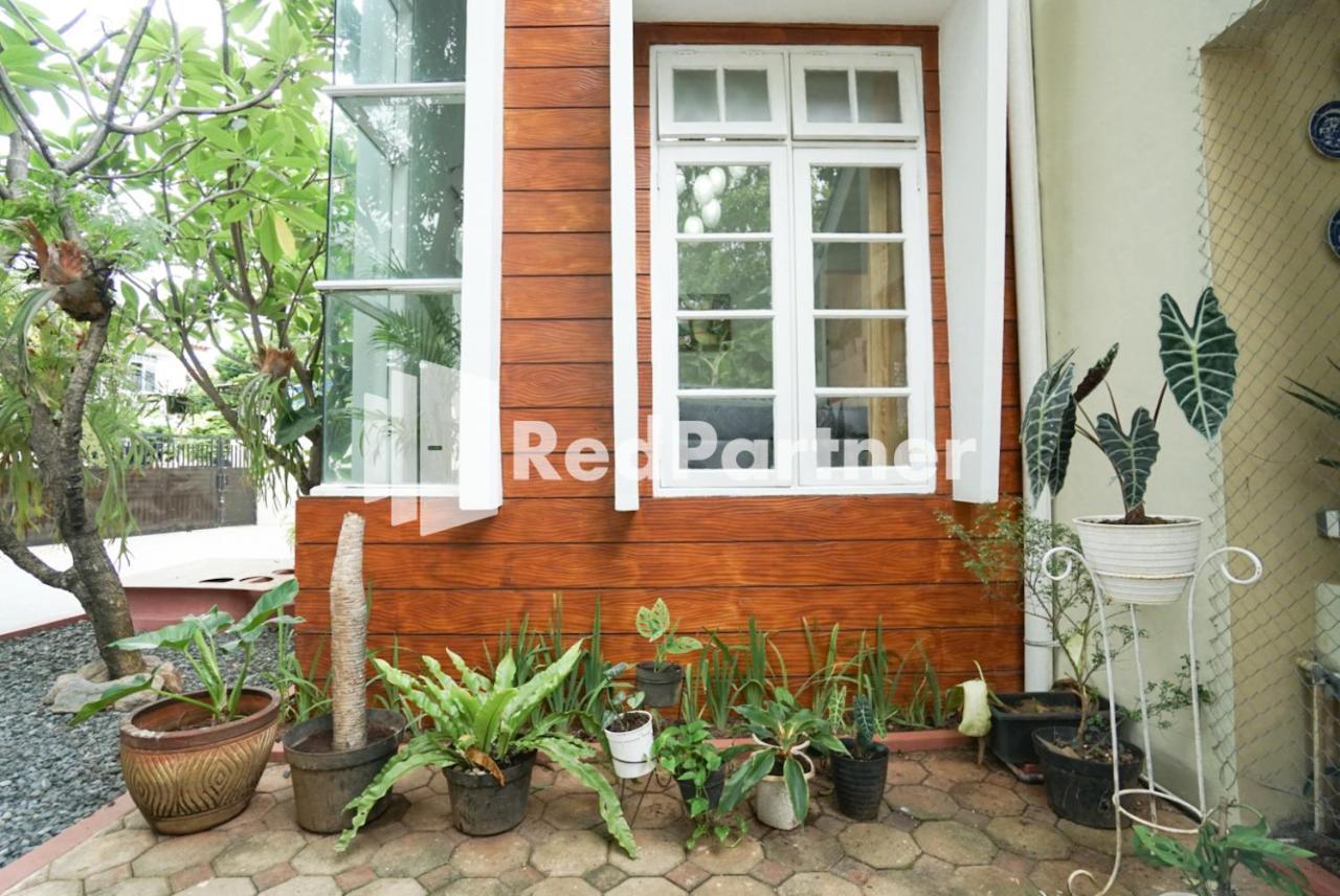 Fazza Syariah Mitra Reddoorz Hotel จาการ์ตา ภายนอก รูปภาพ