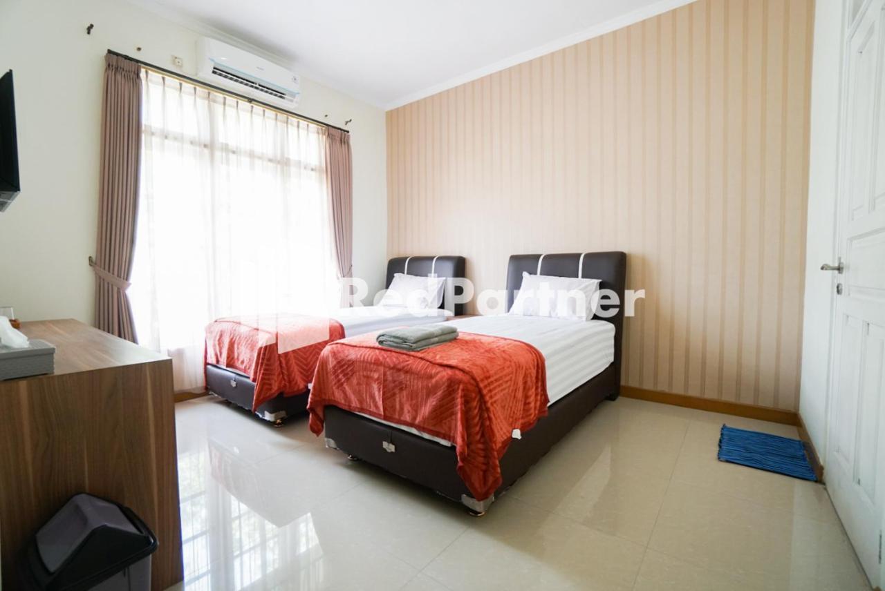 Fazza Syariah Mitra Reddoorz Hotel จาการ์ตา ภายนอก รูปภาพ