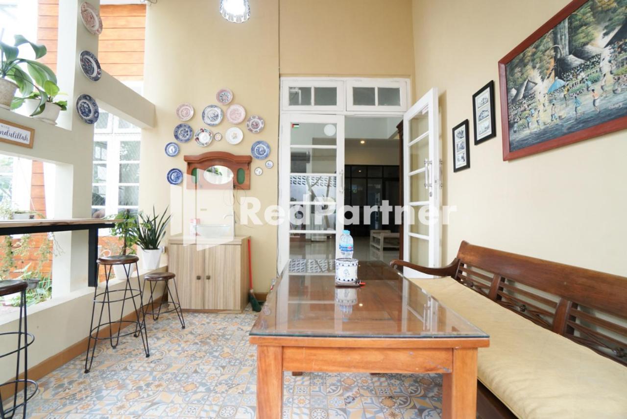 Fazza Syariah Mitra Reddoorz Hotel จาการ์ตา ภายนอก รูปภาพ